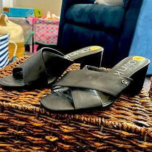 Black Calvin Klein like new